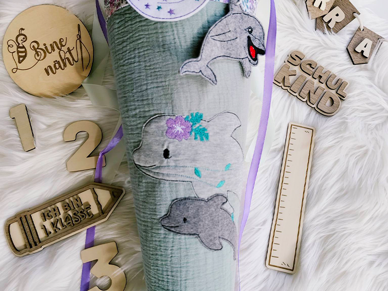Preview: Delfin mit Blumen - doodle Stickdatei